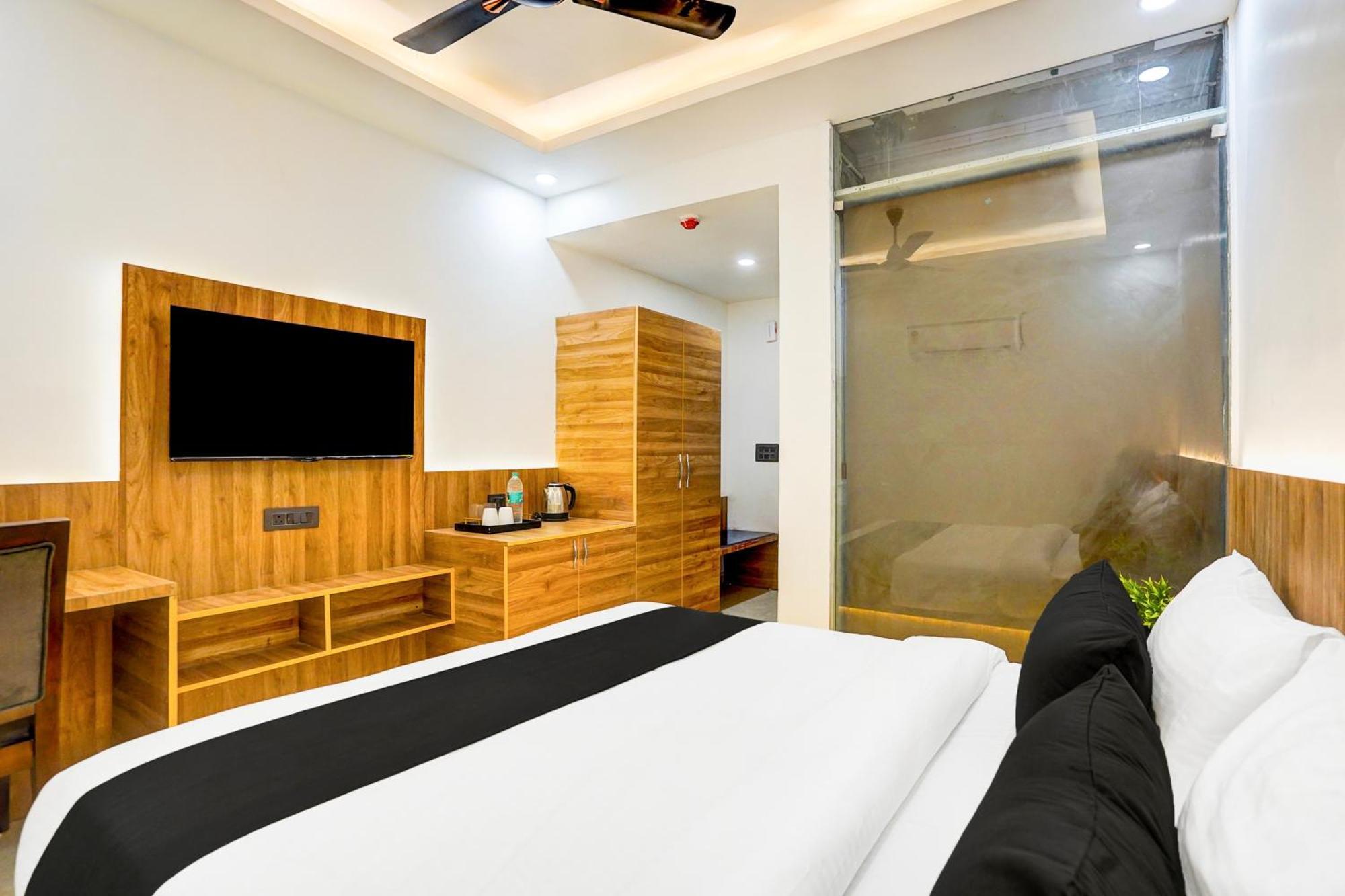 Townhouse Grand Address Hotel And Banquet Ghaziabad Eksteriør bilde