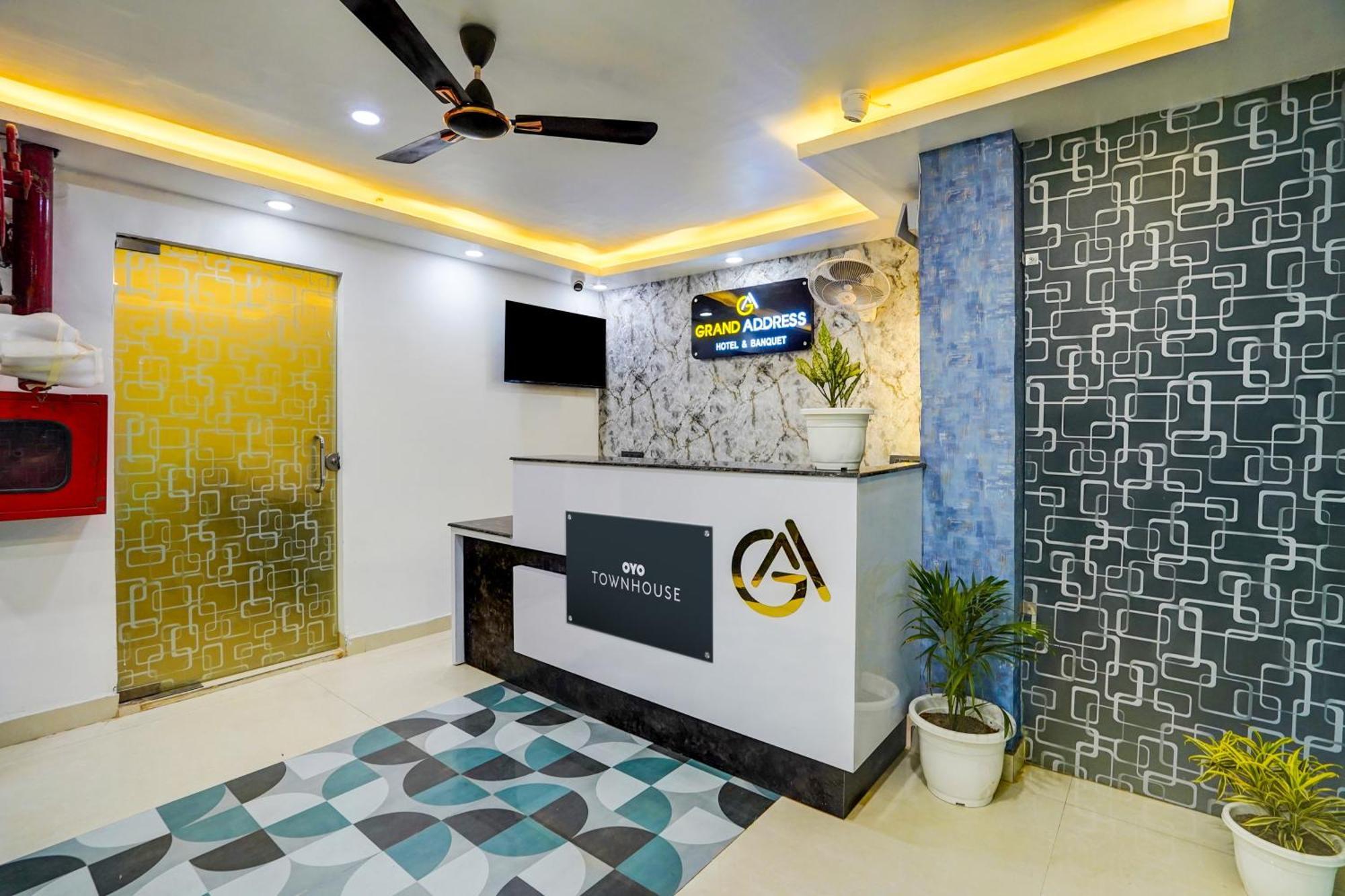Townhouse Grand Address Hotel And Banquet Ghaziabad Eksteriør bilde