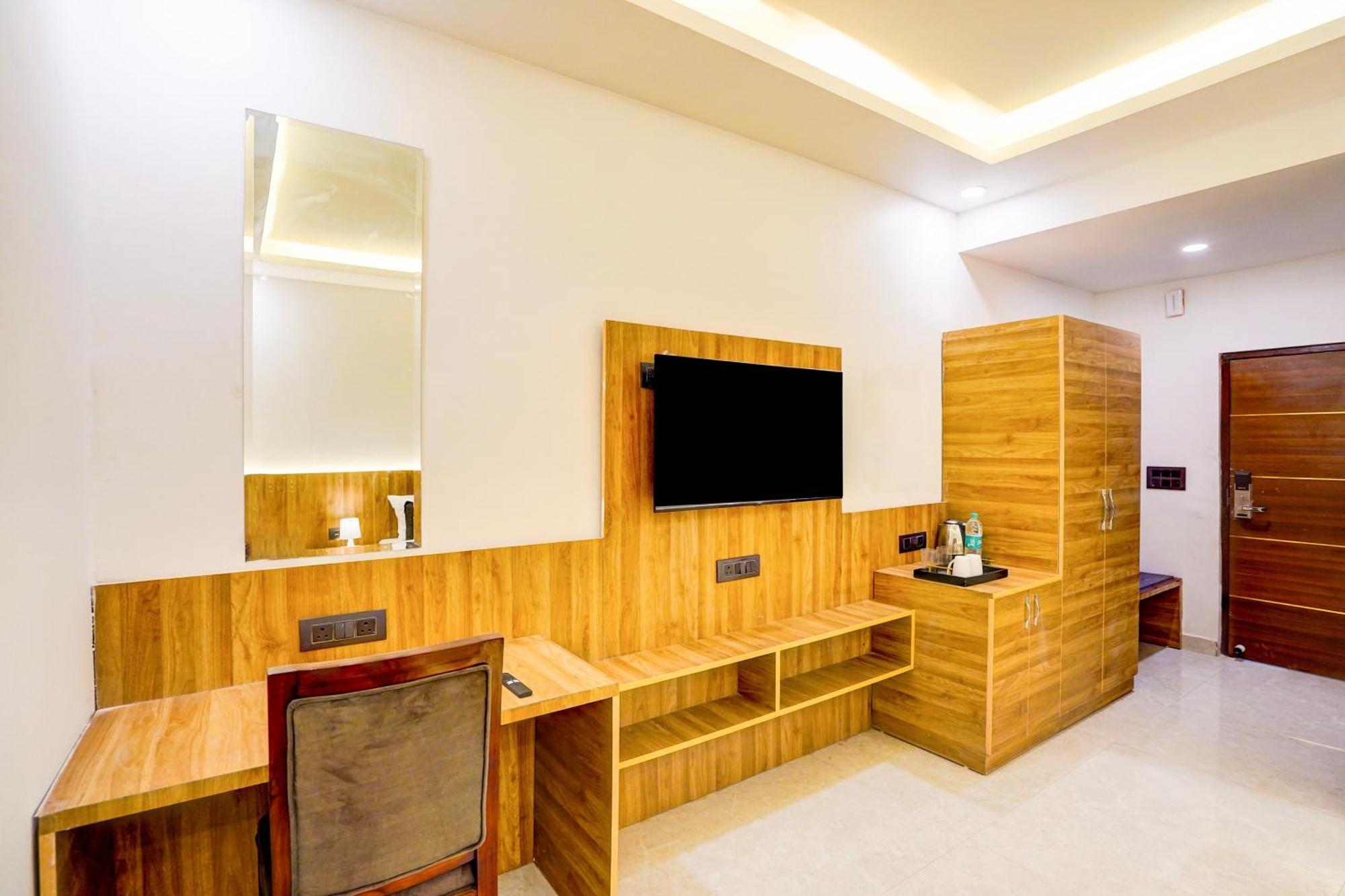 Townhouse Grand Address Hotel And Banquet Ghaziabad Eksteriør bilde
